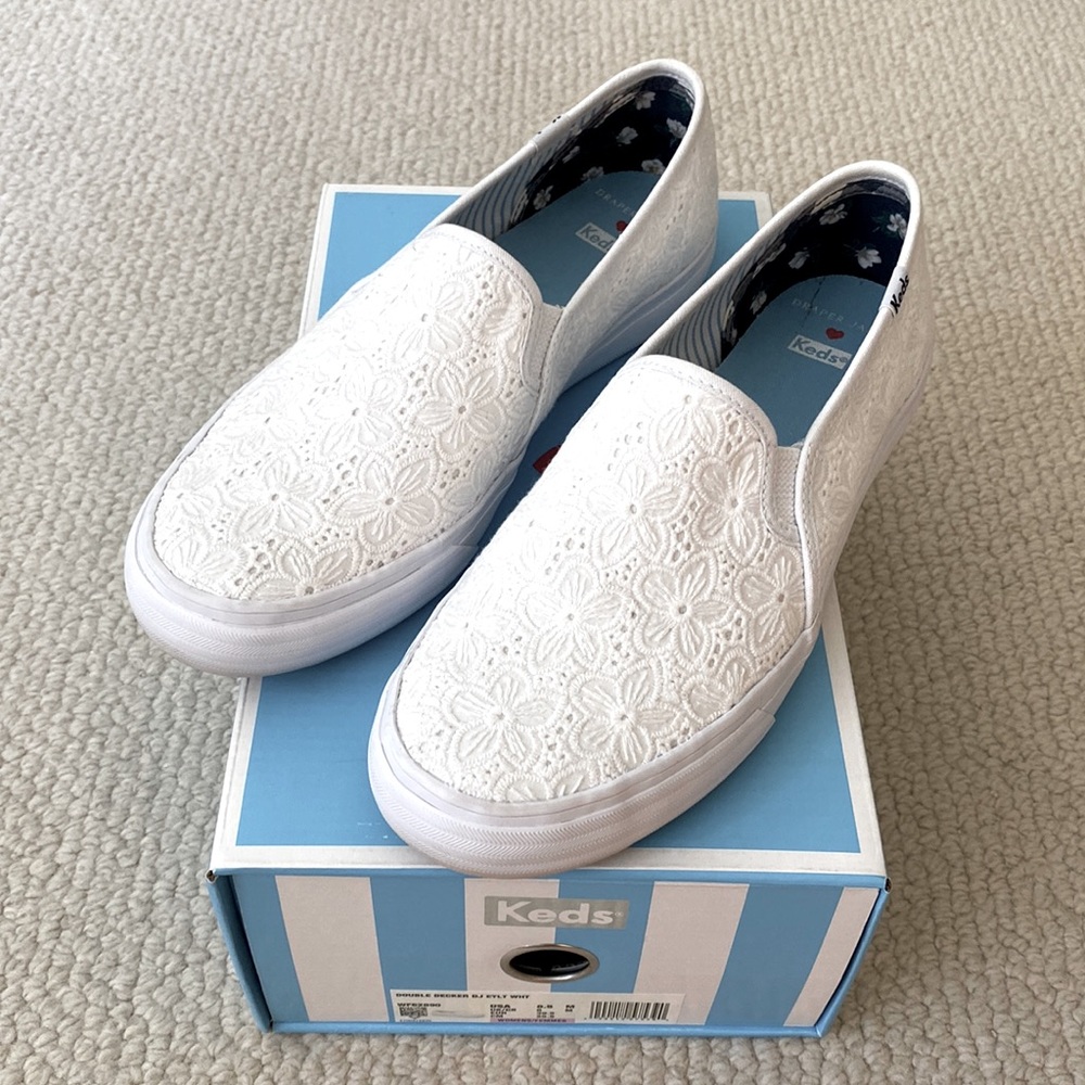 Draper James Keds Eyelet White Floral slip on shoes. Size 8.5 New with Box.